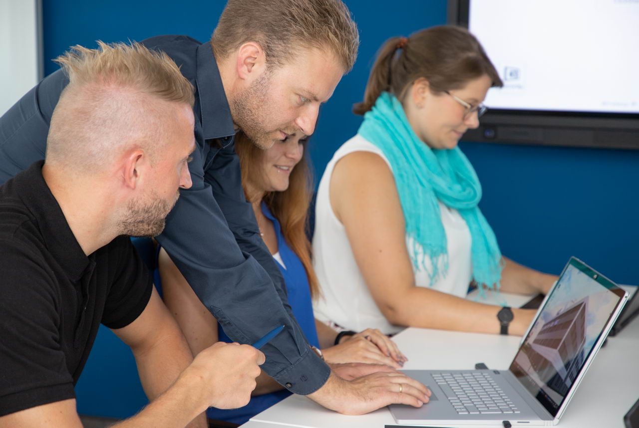 In unseren Besprechungsräumen ist viel Platz für Teamarbeit.